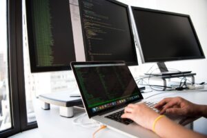 Kubernetes in Hybrid Cloud: Container Orchestration Across On-Prem and Cloud