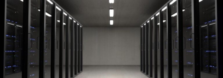 Hybrid Cloud Infrastructure: Benefits, Architecture & Implementation Guide
